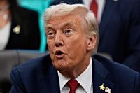 Is Trump planning a triumphal arch across from Lincoln Memorial?