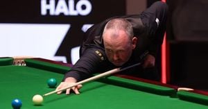 Zhao Xintong Leads Mark Williams In Snooker Final