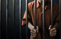 Mumbai: Four undertrial prisoners assault police outside Thane court after hearing