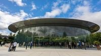 Legal experts condemn Apple bowing to White House's request to remove ICE tracking app