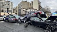 Carambolage impressionnant à Paris dans une course poursuite après un refus d’obtempérer, 13 blessés