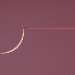  Fly Me to the Moon 