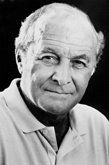 Robert Loggia