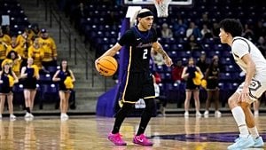 Clutch Performances Define Dramatic Saturday College Basketball