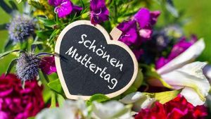 Creative WhatsApp Messages For Mother's Day 2025