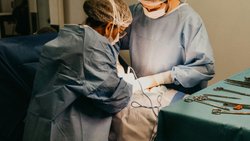 İnsanlar neden bayılır? | Anestezi riskli bir şey mi?