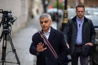 There is ‘no reason to suspect foul play’ over the fire near to Heathrow Airport, says Sadiq Khan - London Business News | Londonlovesbusiness.com