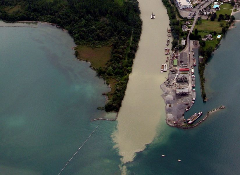 Rhône Nehri'nin Cenevre Gölüne Aktığı Yerde Görülen Bir Sedimantasyon Olayı