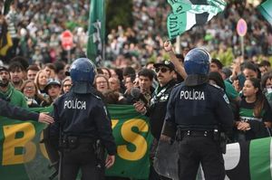 Benfica And Sporting Clash In Title Decider