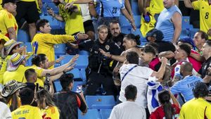 Violence Disrupts Copa Colombia Final Between Teams