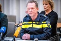 Filmpje groepsmishandeling meisje maakt veel los, politie waarschuwt voor doxing
