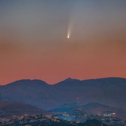 Lübnan Üzerinde NEOWISE Kuyruklu Yıldızı