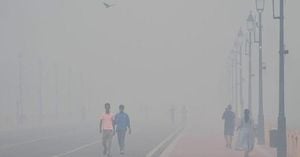 Delhi Smog Crisis Deepens After Diwali Celebrations
