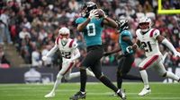 Jags release WR Davis, absorb $20.3M cap hit