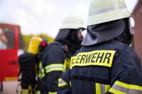 Großbrand in Schifferstadt: Feuerwehr warnt vor Brandgasen - Gebiet meiden! - Schifferstadt