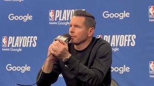 Lakers Coach JJ Redick Faces Pressure Ahead Of Game 5