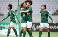 “総緑戦”で勝ち切った東京Vが横浜FC撃破！　古巣初対戦の齋藤功佑のお膳立てから染野先制点に、熊取谷一星がプロ初ゴール【明治安田J1第15節】 - 超ワールドサッカー！