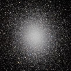  Star Cluster Omega Centauri in HDR 