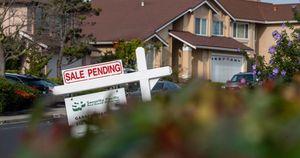 Pending Home Sales Drop 5.5% Amid Rising Mortgage Rates