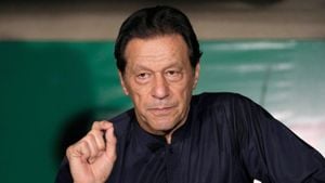 Imran Khan Aims For Oxford University Chancellorship