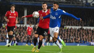 Everton Aims To Topple Struggling Manchester United At Goodison Park