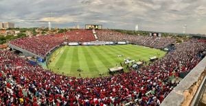 Olimpia Defeats Cerro Porteño 2-1 In Superclásico