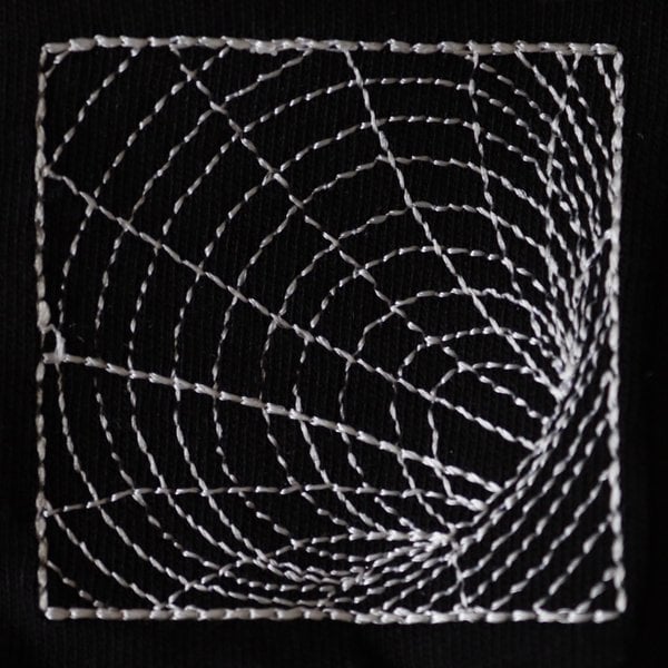 Wormhole: Solucan Deliği T-Shirt (Nakış, %100 Pamuk)