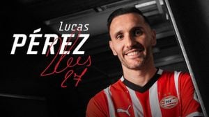 Lucas Pérez Faces Family Legal Battle Amid PSV Comeback