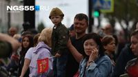 Мастер-классы по стрельбе, концерты и шашлыки: как Омск отмечает 9 Мая — онлайн с улиц, где гуляют толпы