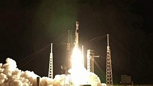 SpaceX Launches 29 Starlink Satellites Amid Chilly Florida Weather