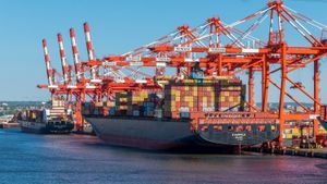 East Coast Ports Face Strikes And Tariffs Threatening Imports