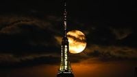 June's Strawberry Moon rises tonight. Here's what to expect from the lowest full moon since 2006