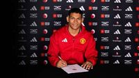 Diego Leon signs for United
