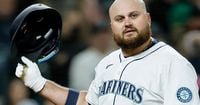 Mariners cut everyday player to make room for Luke Raley