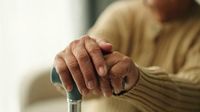 認知症の発症リスクが20%減になる最新研究も…65歳以上の人は