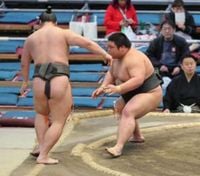 五島が三島との“数字対決”制して５勝目「いつも通りの相撲が取れた」…幕下最下位格付け出し資格で春場所からデビュー|au Webポータル