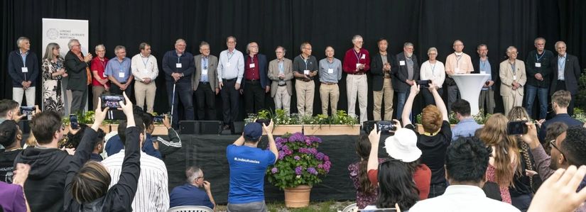 Mainau Adası, Konstanz Gölü – 73. Lindau Nobel Ödüllü Bilim İnsanları Toplantısı'nın son günü olan 5 Temmuz 2024'te, 10'dan fazla ülkeden 30 Nobel Fizik ve Kimya Ödülü sahibi, “2024 Nükleer Silahlar Üzerine Mainau Bildirisi”ni imzaladı. 20 Ağustos itibarıyla, 103 Nobel Ödülü sahibi ve 200'den fazla genç bilim insanının desteğiyle Mainau Bildirisi 2024 duyuruldu.    İmzalayan Nobel Ödüllü Bilim İnsanları ve genç bilim insanlarının listesi için kaynağa bakabilirsiniz.