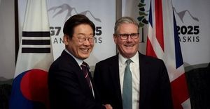 Starmer Mistakes South Korean President For Interpreter