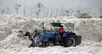 India suspends cotton import duty in signal to US, relief for garment industry