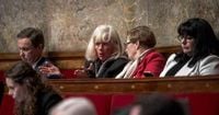 Deux députés de l’Assemblée nationale exclus temporairement pour usage illicite de leurs frais de mandat