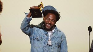 Kendrick Lamar Dominates Grammys Amid Drake Feud