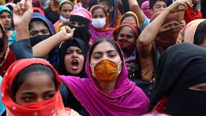 Garment Workers Block Highways Amid Unrest