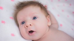 Bebeklerin Göz ve Saç Renkleri Neden Değişir?