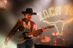 Zach Top Announces Extensive Cold Beer Country Tour