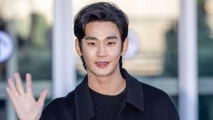 Controversy Surrounds Kim Soo-hyun And Kim Sae-ron Relationship Claims