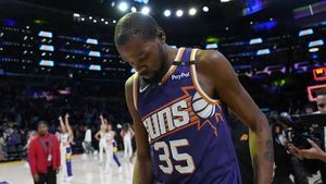 Phoenix Suns Struggle As Playoff Hopes Dwindle