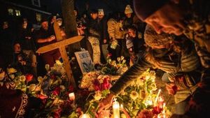 Minneapolis Protests Erupt After ICE Agent Kills Mother