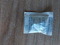 İlaçların kutularının içindeki açmayınız, yemeyiniz yazan paketler nedir?