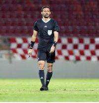 ماجد الشمراني حكماً لمباراة القادسية ودهوك في دوري أبطال الخليج