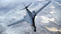 Trump reacts to report of B-1 bombers near Venezuela while threatening drug traffickers during WH roundtable